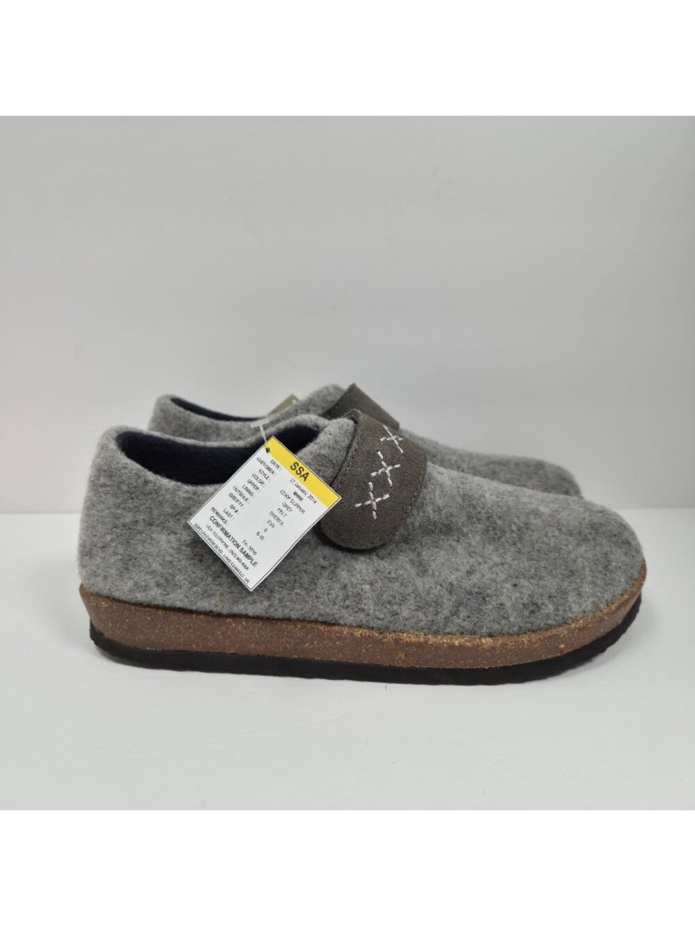 Denver Hayes Women's Gray Felt Slip-On Slippers US Size 8 NEW NO SIZE TAG